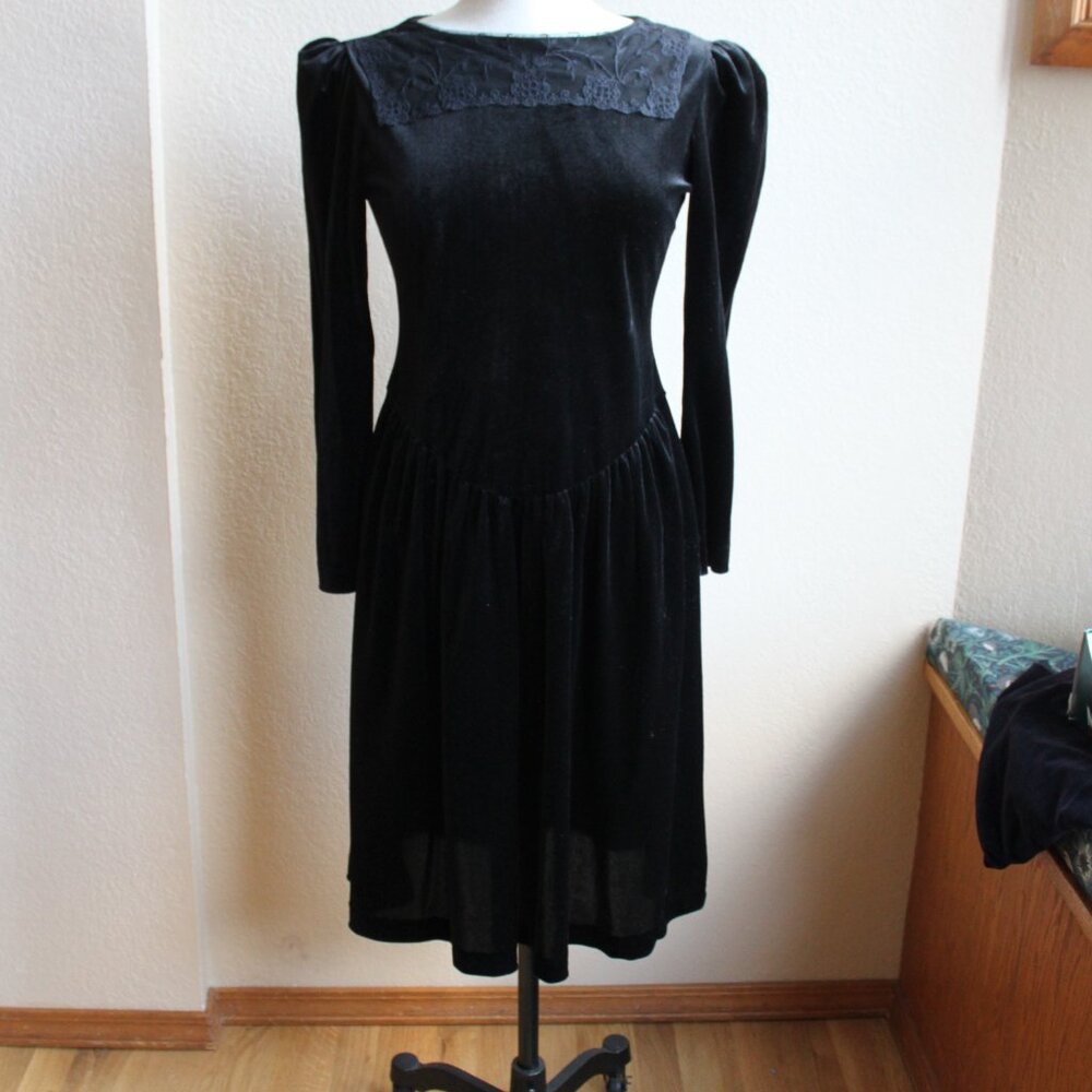 Vintage 80's Black Velvet Lace Gothic Lolita Dress Lace Collar Wednesday 6